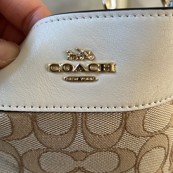 EUC—Beautiful Cream Authentic Coach Bag - Picture 4 of 12